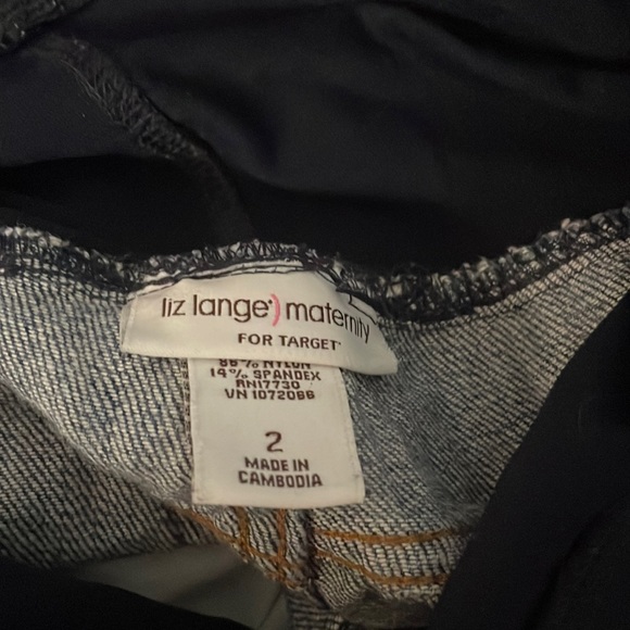 Liz Lange denim jean pants over the belly panel size 2 - Picture 2 of 2